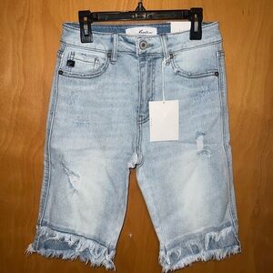 NWT frayed light denim Kancan shorts sz 5/26